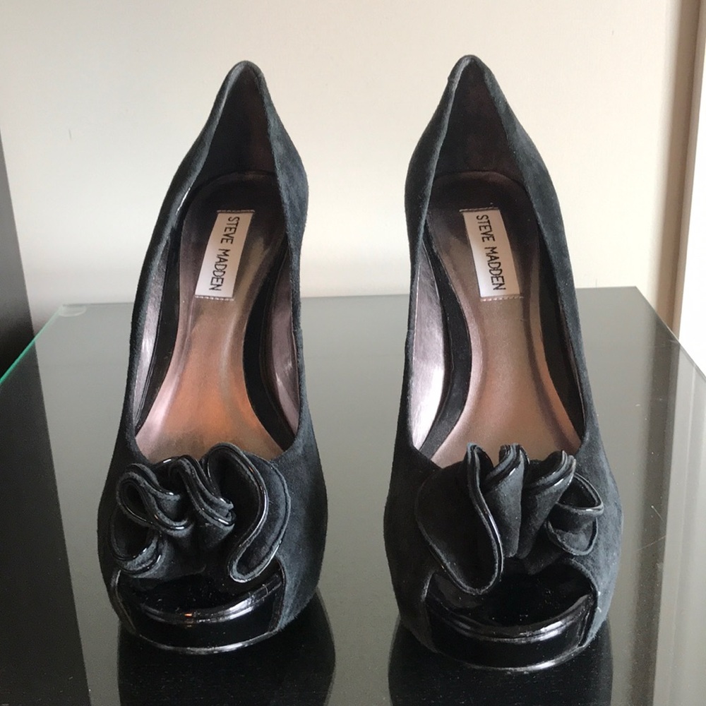 Steve Madden suede bow peep toe heels